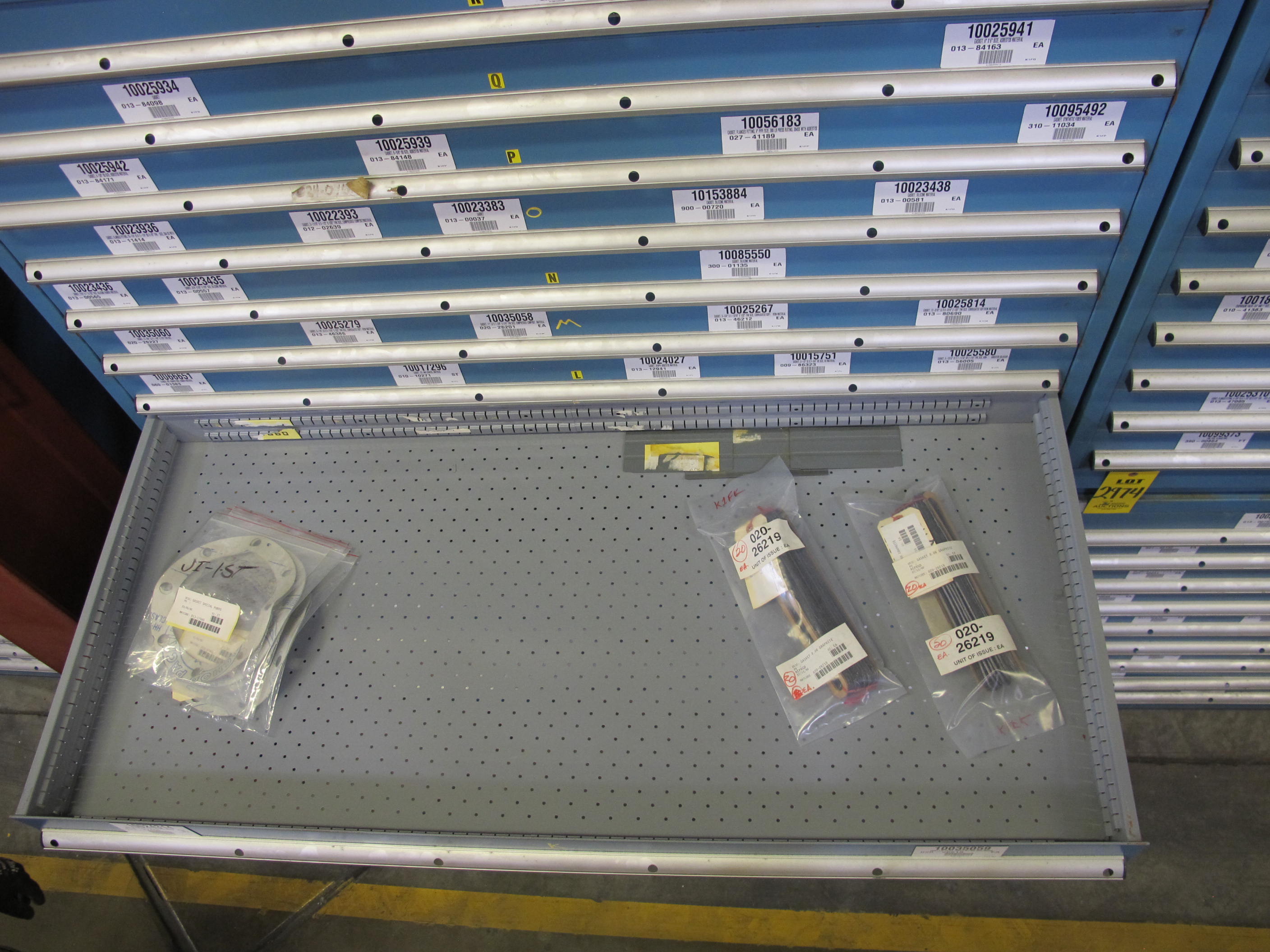 LISTA HEAVY DUTY 9-DRAWER PARTS CABINET W/ CONTENTS (W-50) LOADING & HANDLING FEE $25-